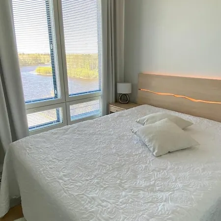 Apartment River 29, Baritoni *