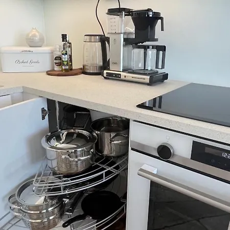 Appartement River 29, Baritoni